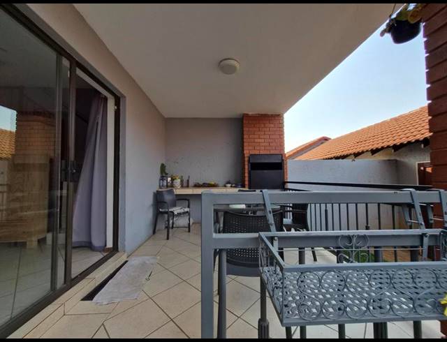 2 BEDROOM PROPERTY TO RENT IN COUNTRY VIEW ESTATE